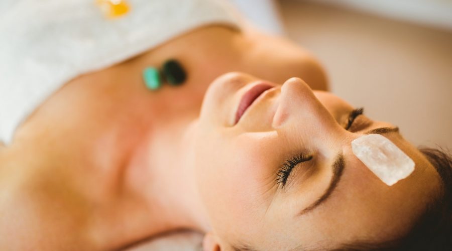 Crystal Healing: The Essential Guide