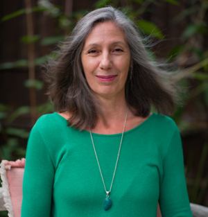 Elizabeth Chanter of Honour Being, Reiki Master in The Golden Reiki Way