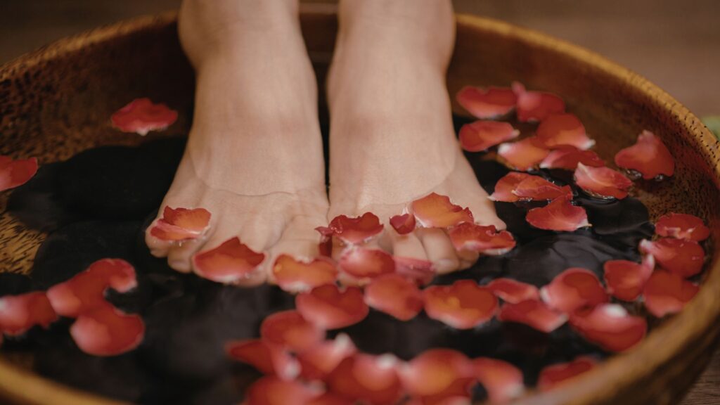 What Happens to Your Body When You Soak Your Feet? The Science Behind a Simple Night Ritual